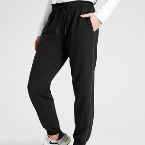 Athleta Women’s Metropolis Jogger